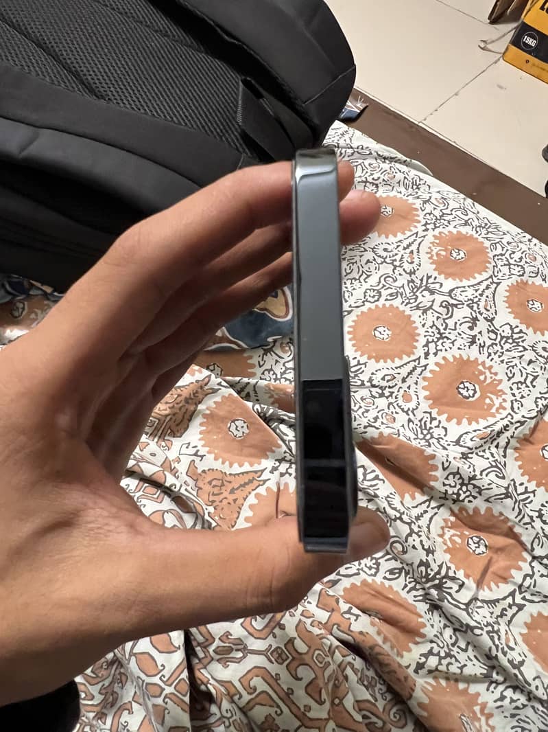 Apple iPhone 12 Pro 3