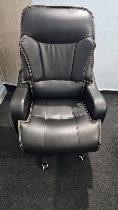 brand new chair 1 month use