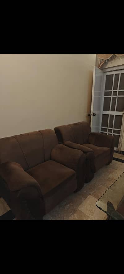 5 seater sofa set with charming coffee table.