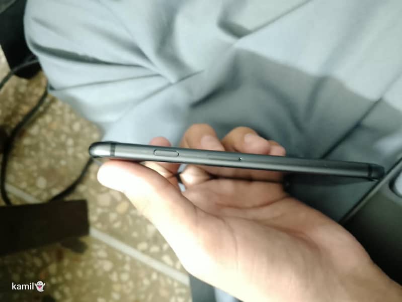 Apple iPhone 8 3