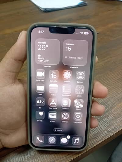 Apple iPhone 13