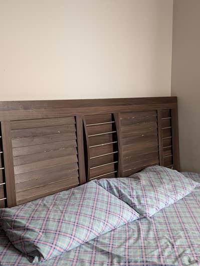 King size bed with free dressing table