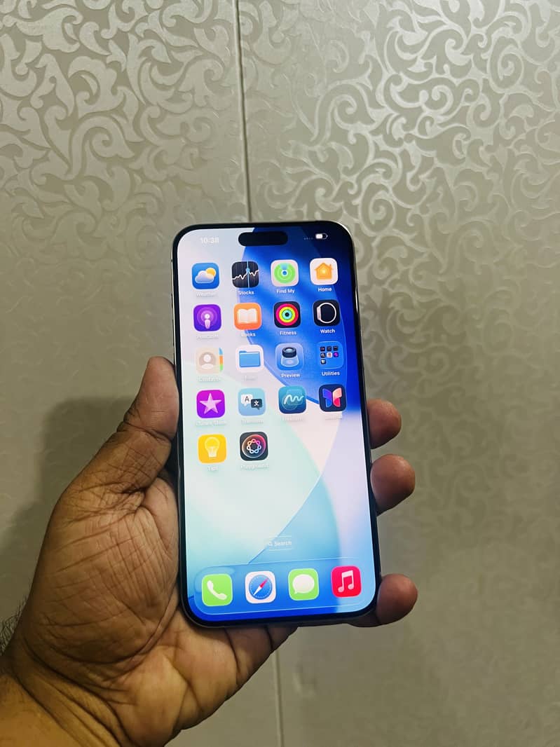 Apple iPhone 15 Pro Max 6