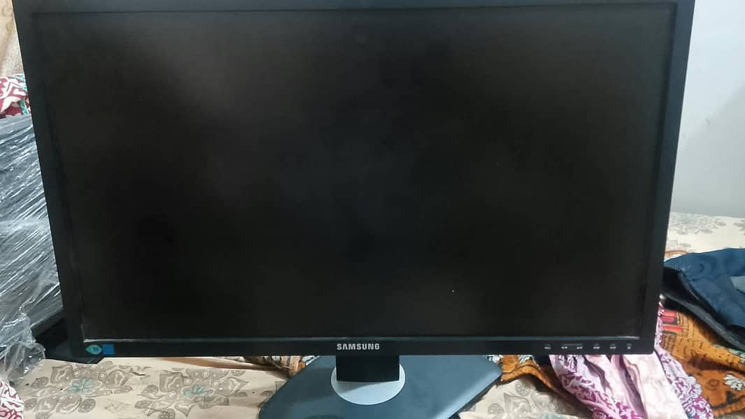 Two pc screens 2