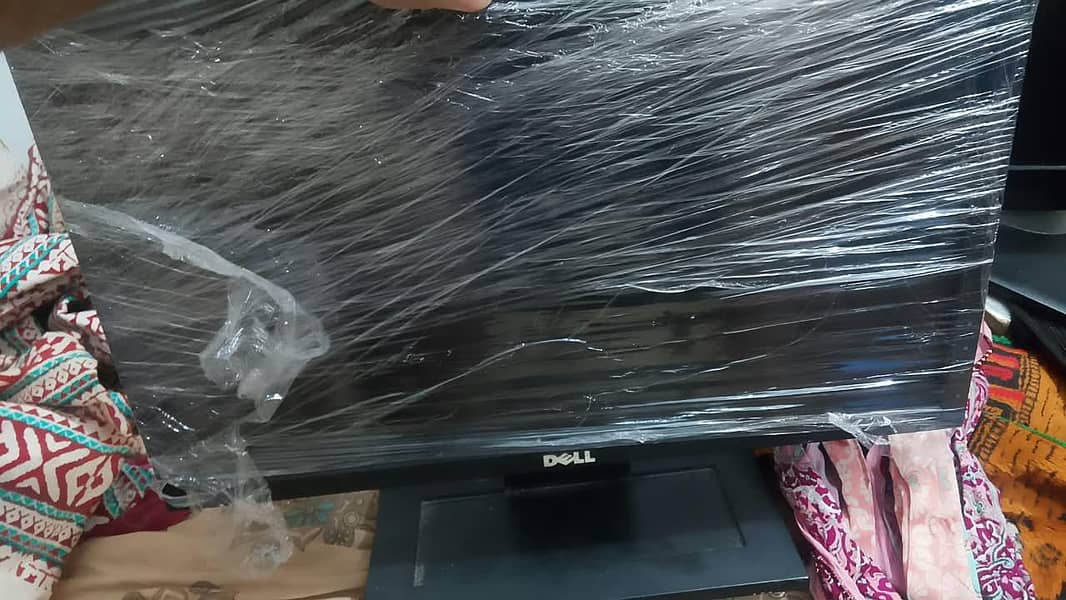Two pc screens 3