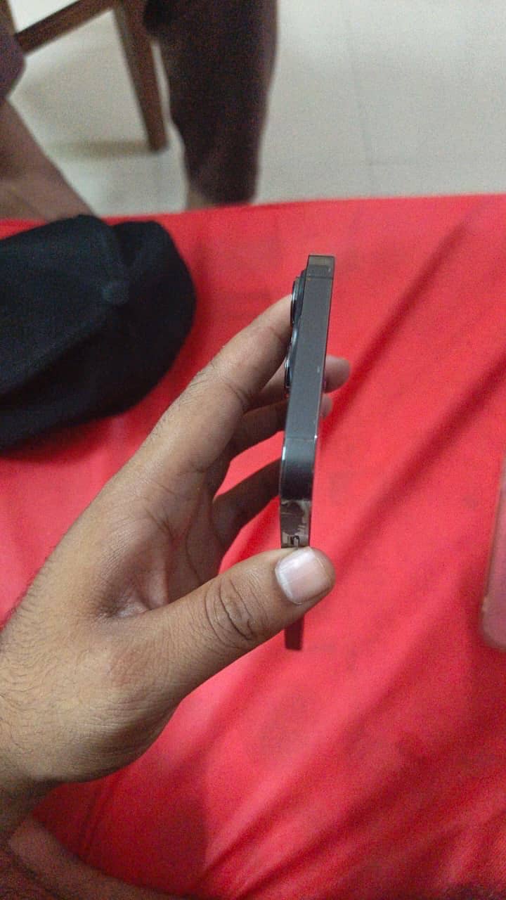 Apple iPhone 13 Pro Max 1