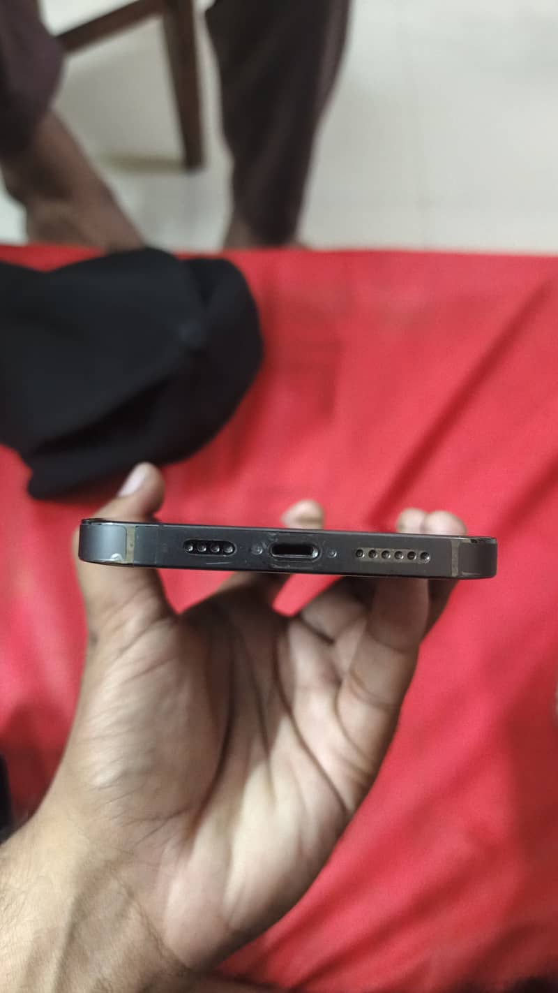 Apple iPhone 13 Pro Max 2