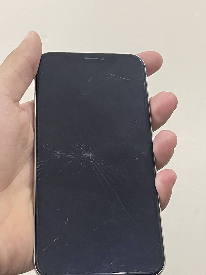 Apple iPhone X 4