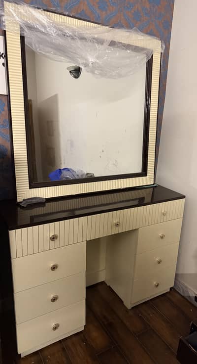 Dressing table with mirror 3.5 by 3.5 brand new