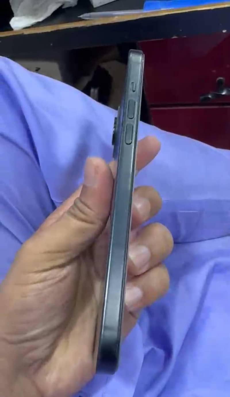 Apple iPhone 15 plus 4