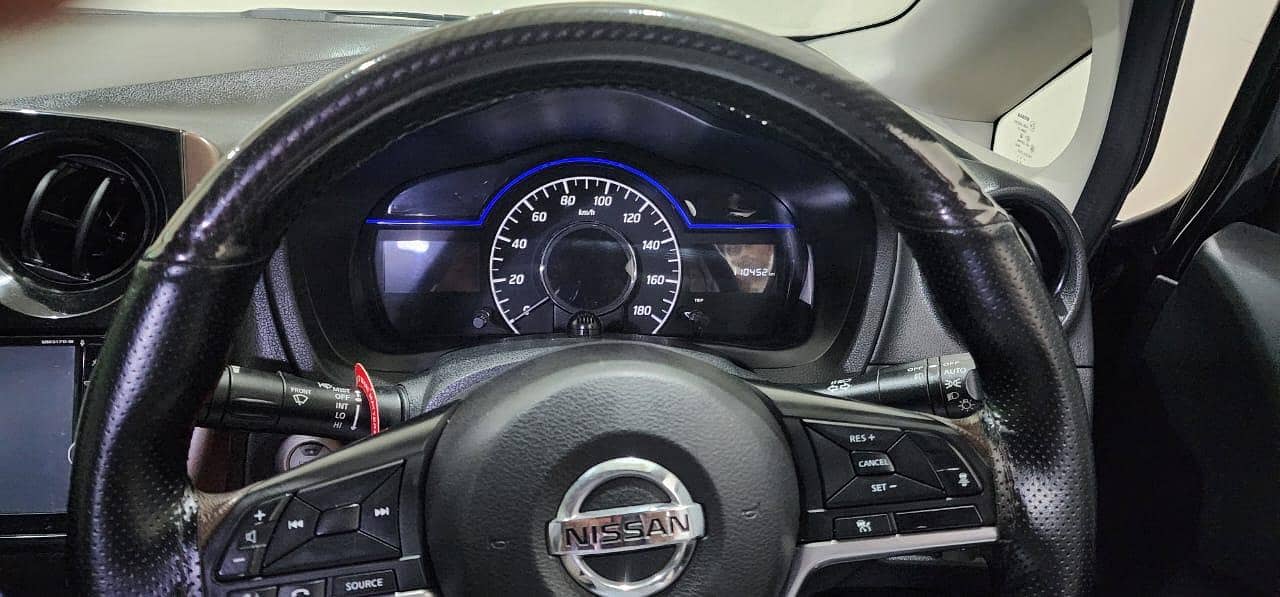 Nissan Note E Power 2017 0