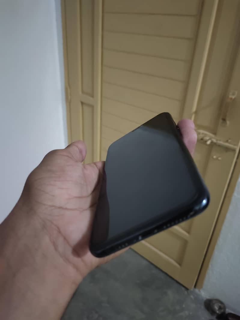 Apple iPhone 11 Pro Max 2