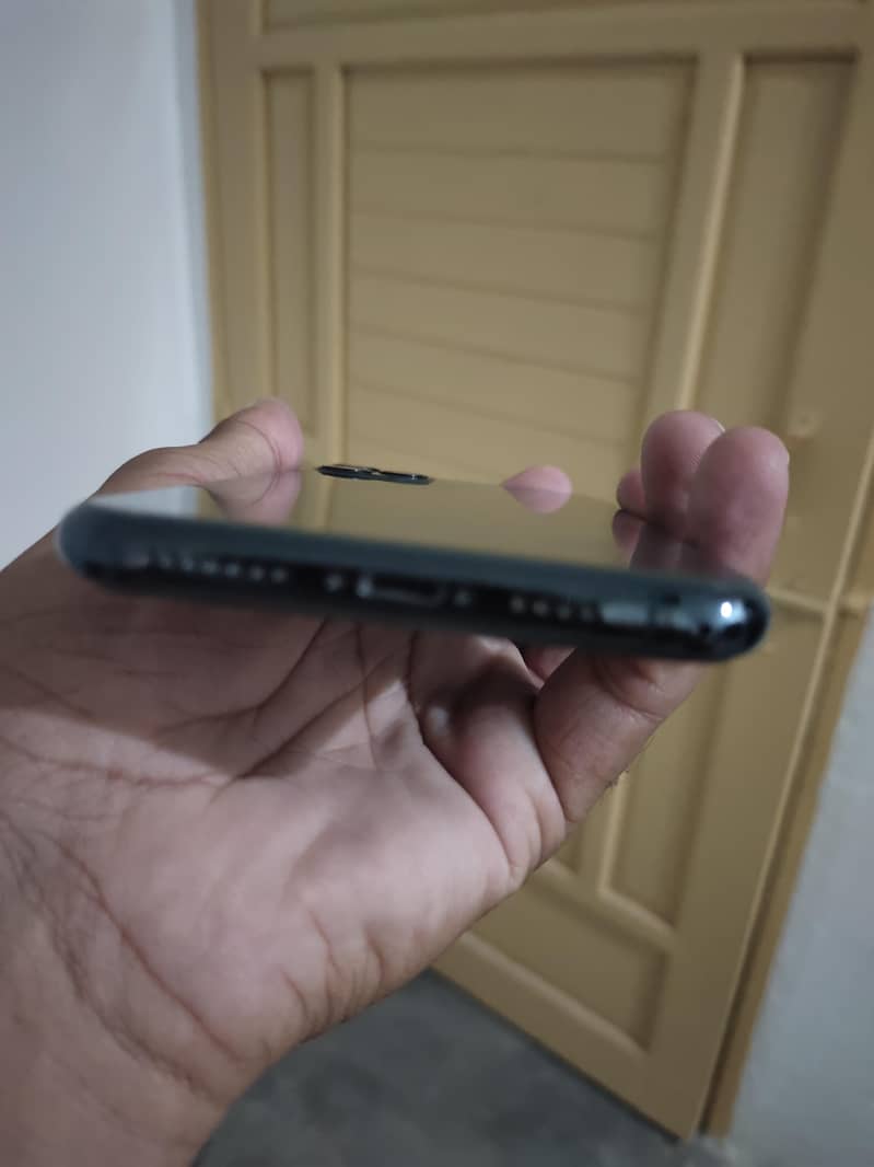 Apple iPhone 11 Pro Max 3