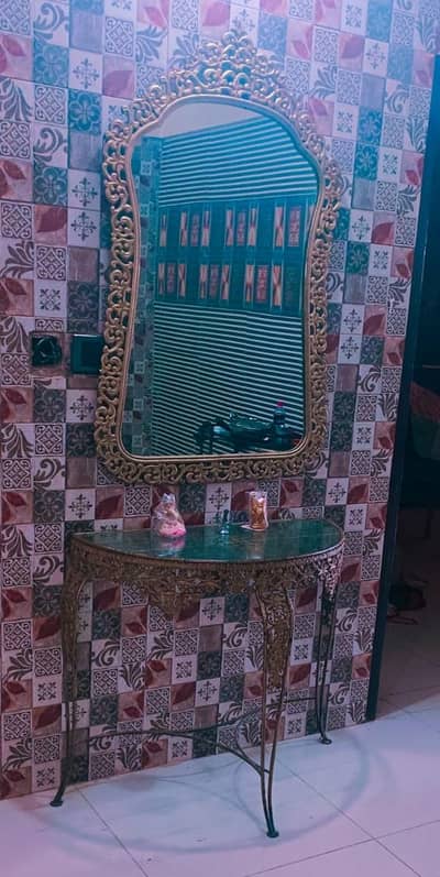 Mirror and console Table set. (Antique) only 18K