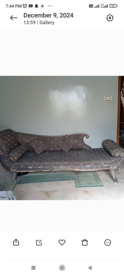 Sofa set