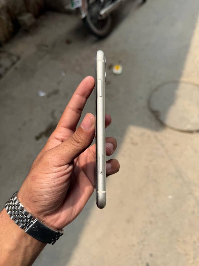 Apple iPhone 11 1