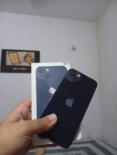 Apple iPhone 13