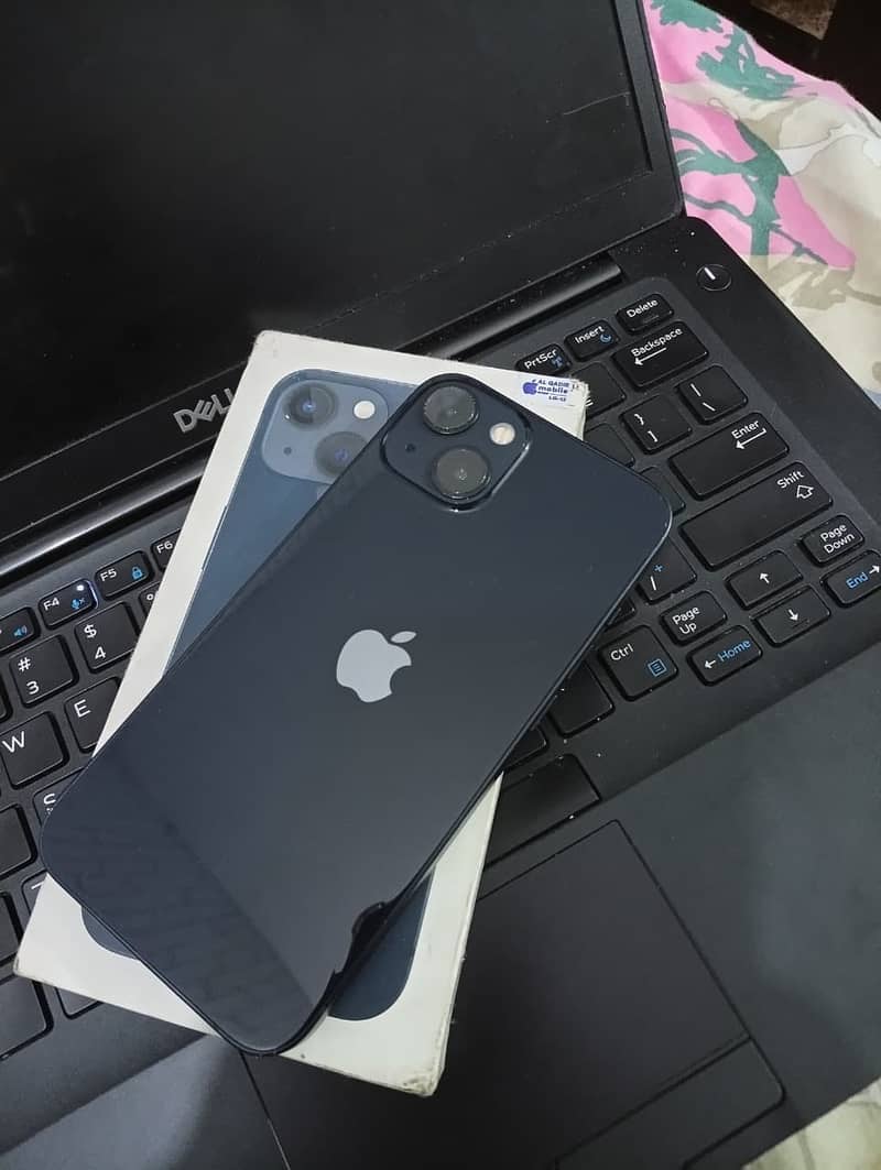 Apple iPhone 13 4