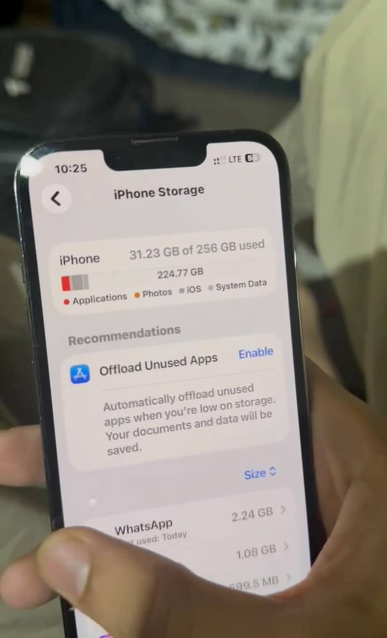 Apple iPhone 13 Pro 2