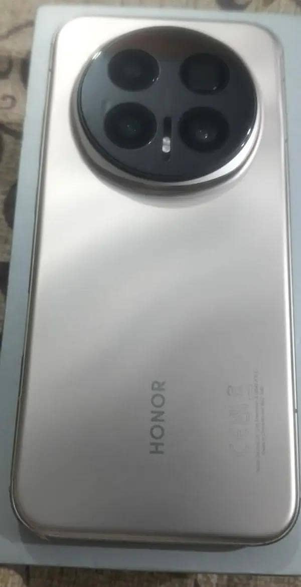 Honor magic 8 pro 12/512 Dubai import non pta, 10/10 condition 2