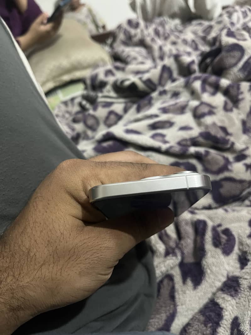 Apple iPhone 15 Pro 1