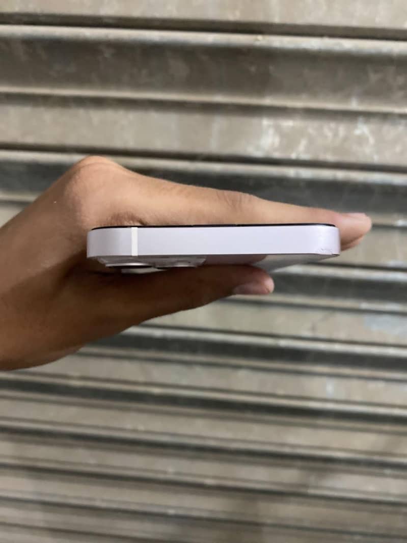 Apple iPhone 13 3
