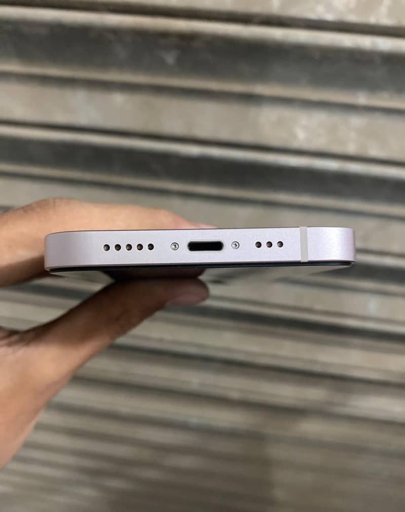 Apple iPhone 13 7