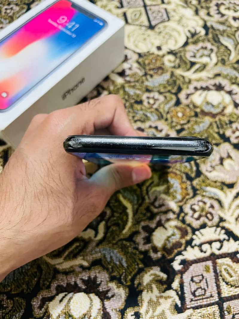 Apple iPhone X 3