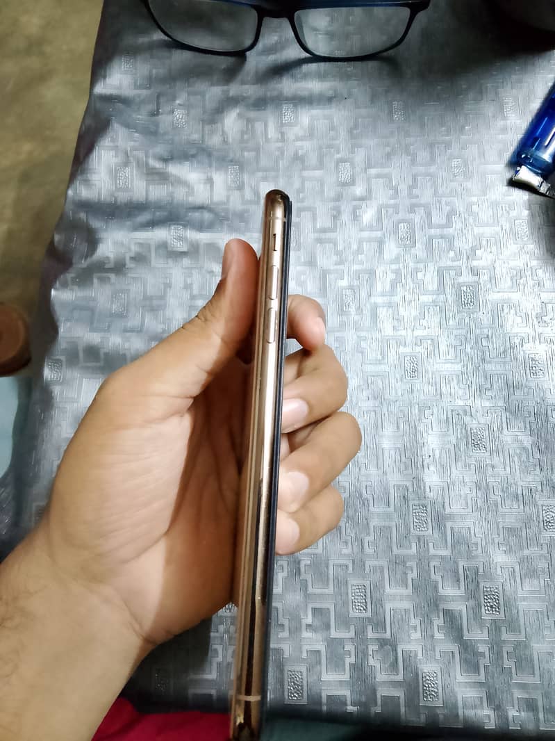 Apple iPhone XS Max 2