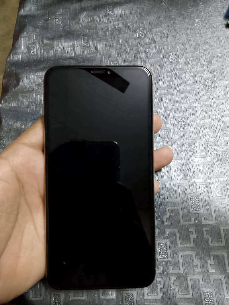 Apple iPhone XS Max 5