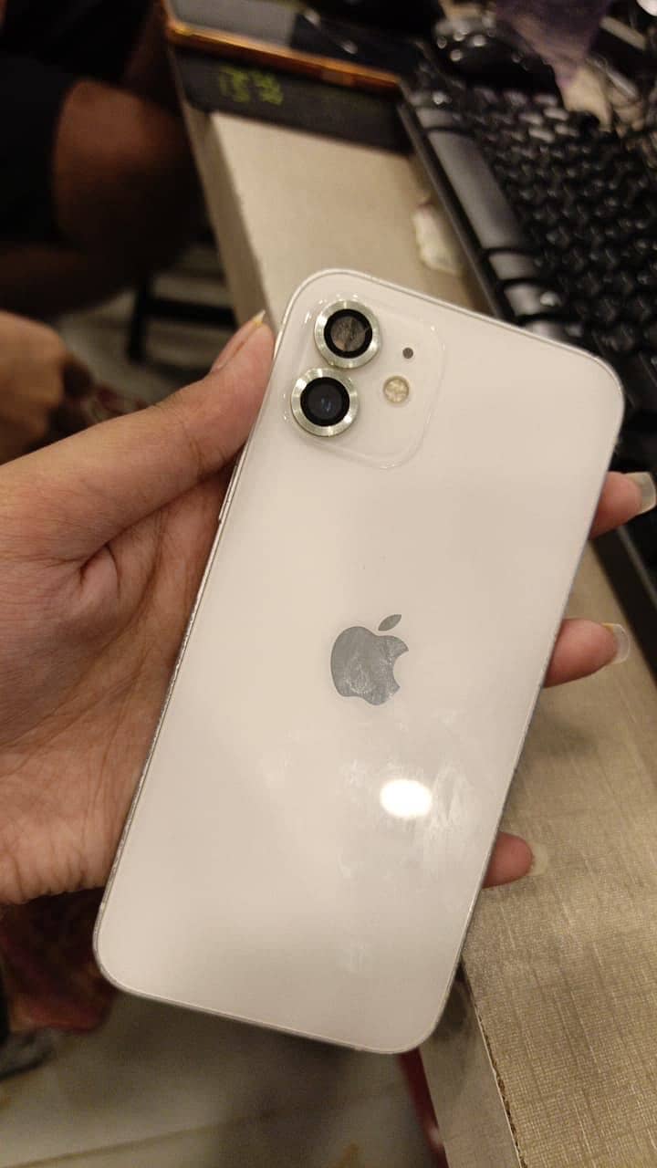 Apple iPhone 12 mini 1