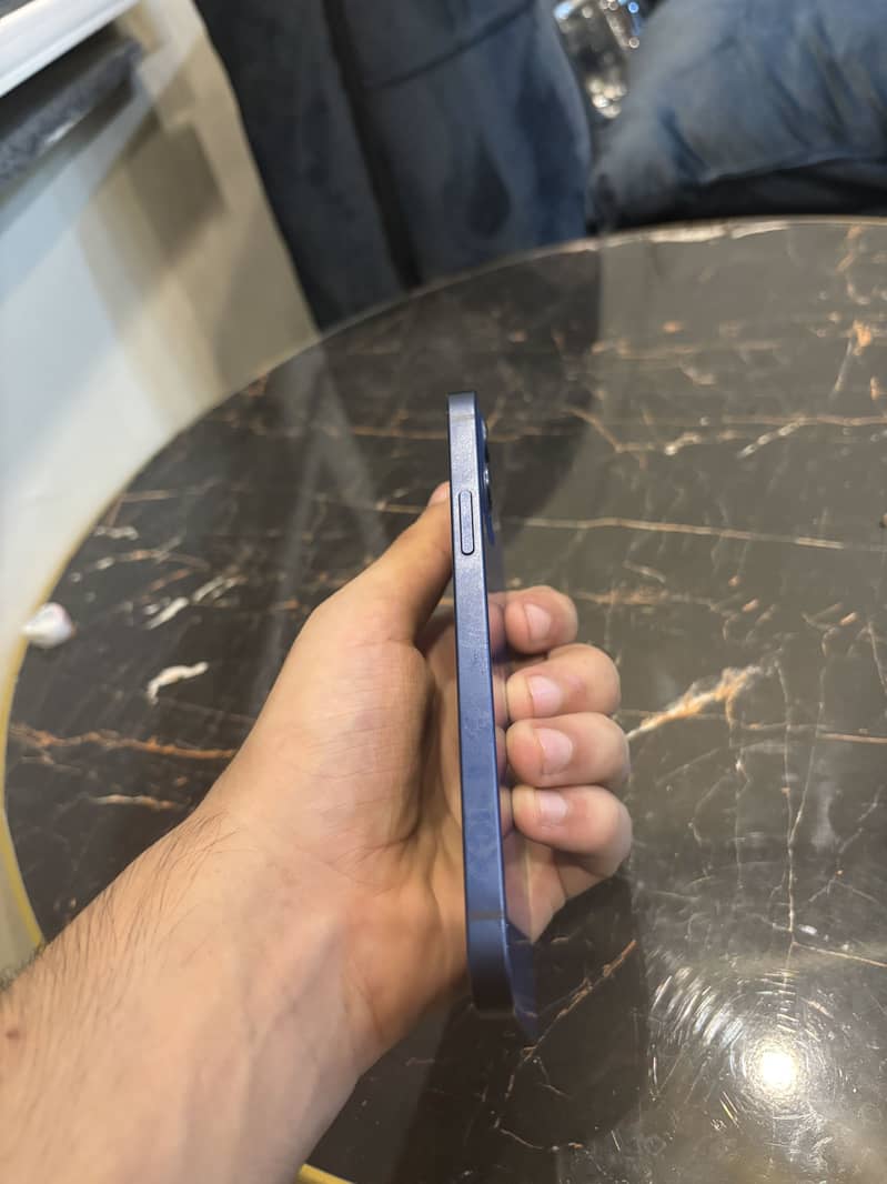 Apple iPhone 12 0