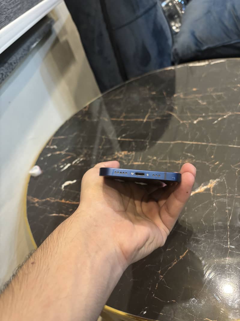 Apple iPhone 12 3