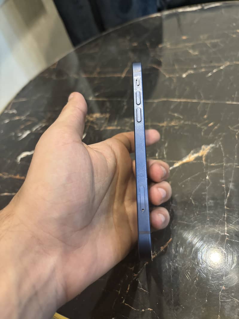 Apple iPhone 12 5