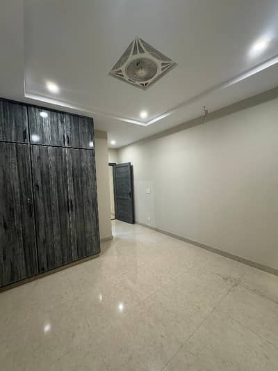 1 Bed Non Furnished Apartment Available For Rent