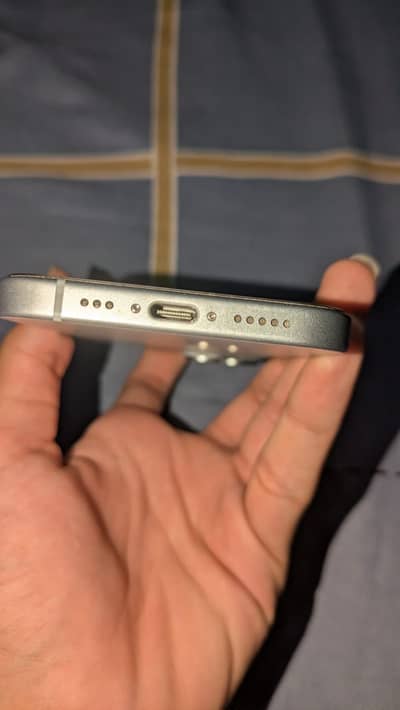 Apple iPhone 15