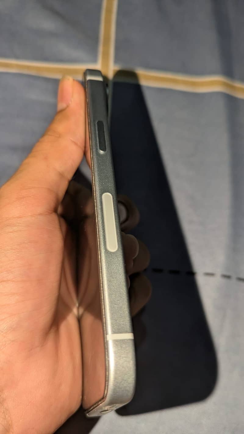 Apple iPhone 15 3