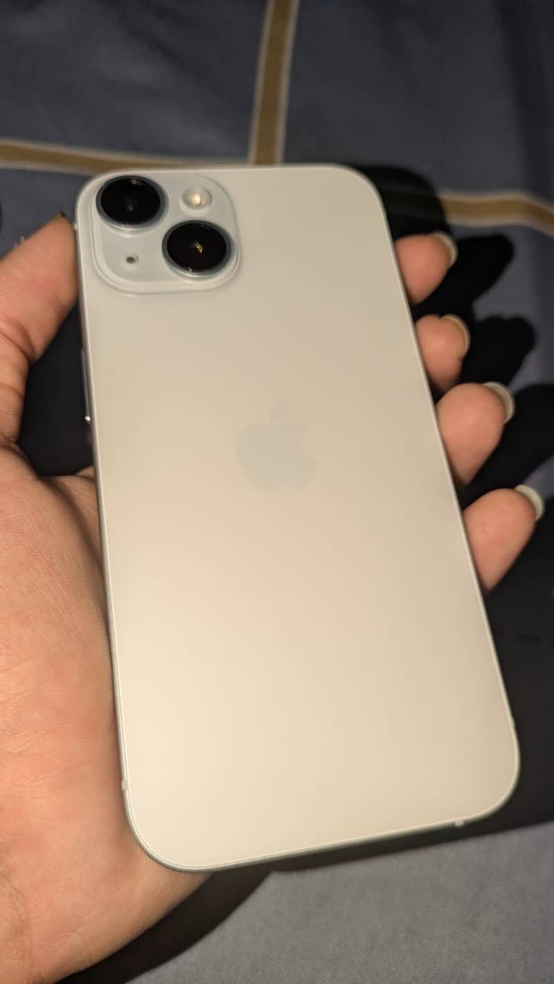Apple iPhone 15 4