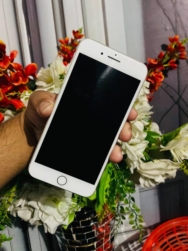 Apple iPhone 7 Plus 6