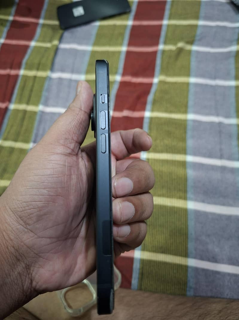 Apple iPhone 15 3
