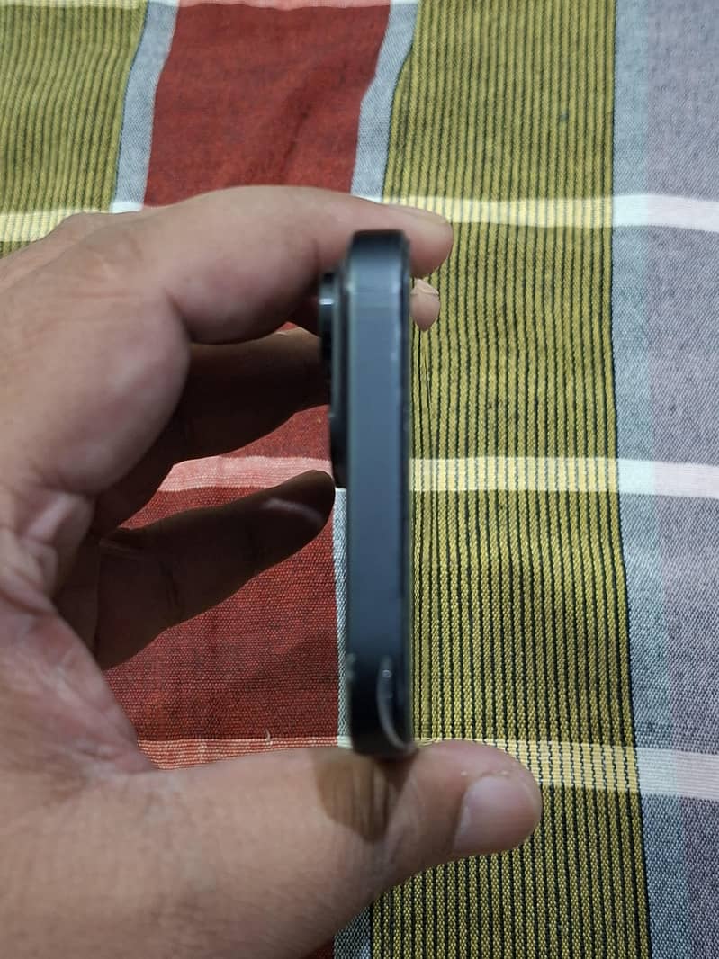 Apple iPhone 15 5