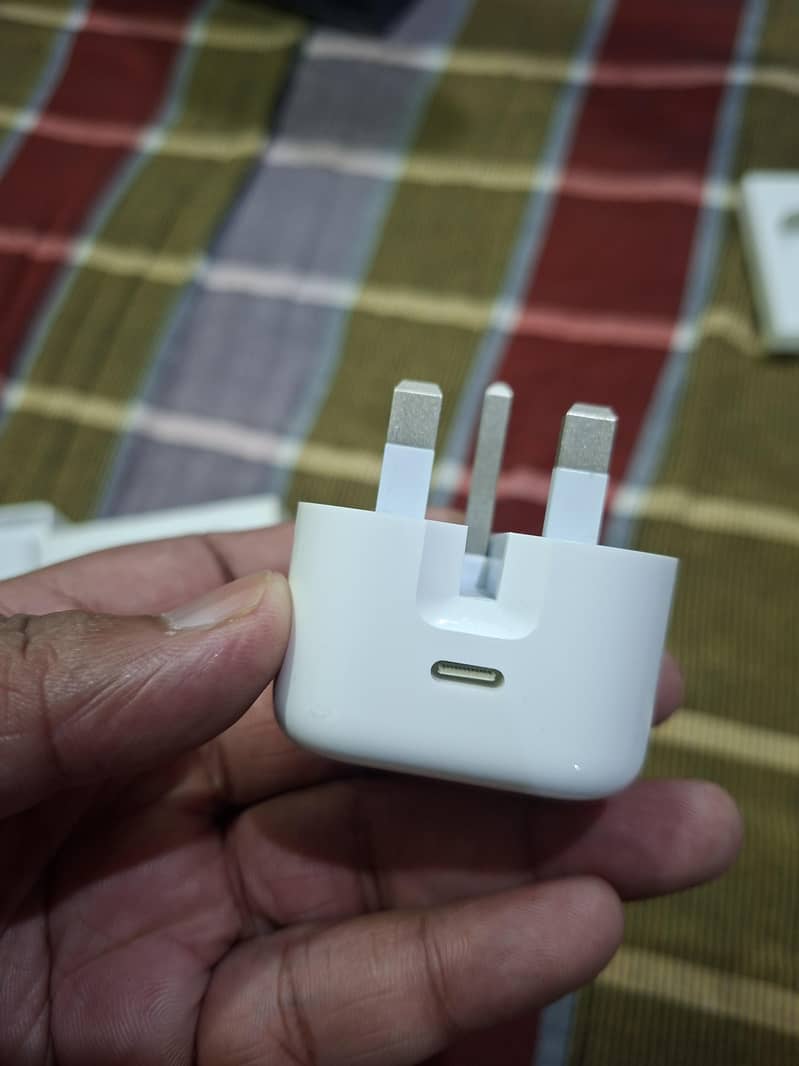 Apple iPhone 15 9