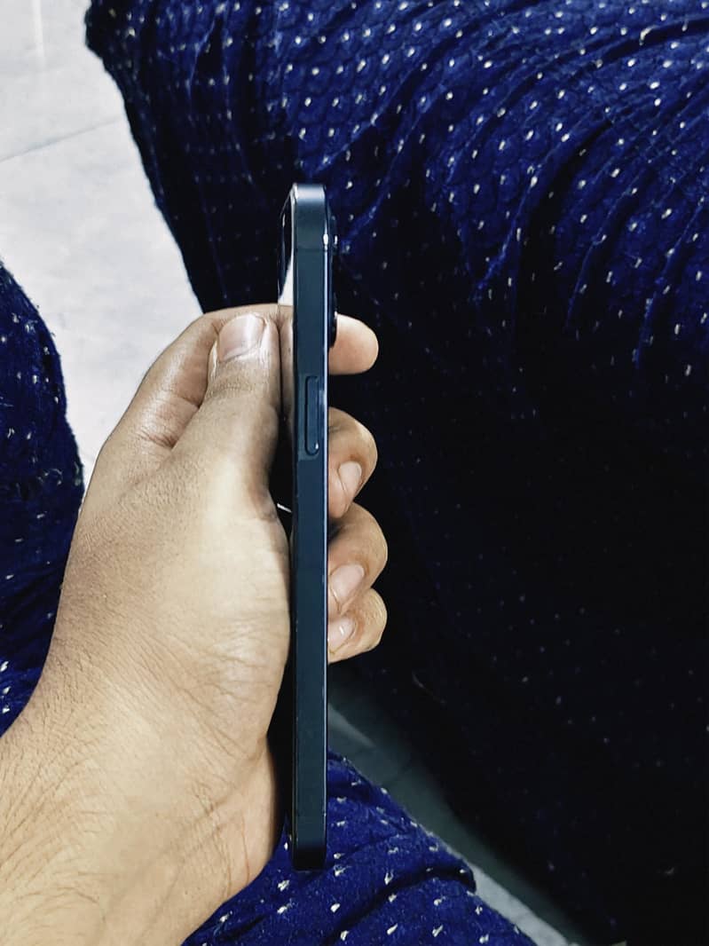 Apple iPhone 12 Pro Max 4