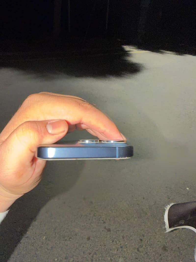 Apple iPhone 15 Pro 2