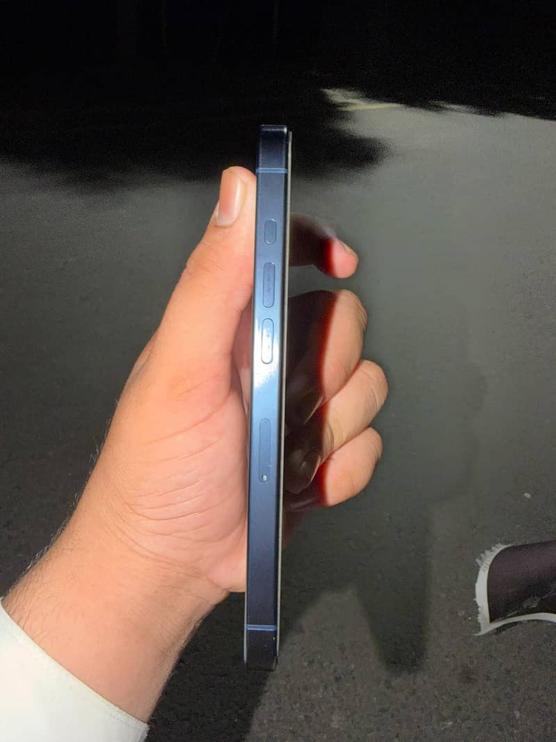 Apple iPhone 15 Pro 4
