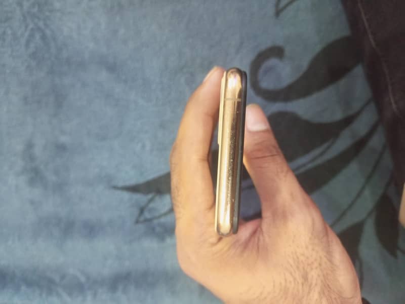 Apple iPhone 11 Pro 3