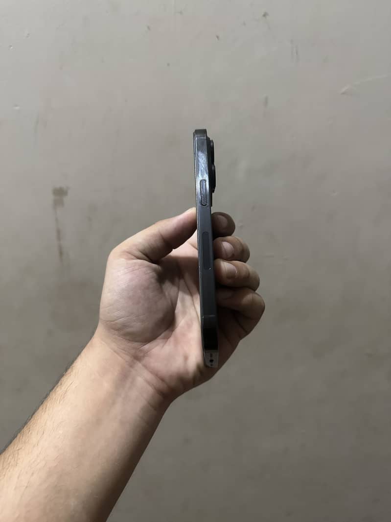 Apple iPhone 14 Pro 2