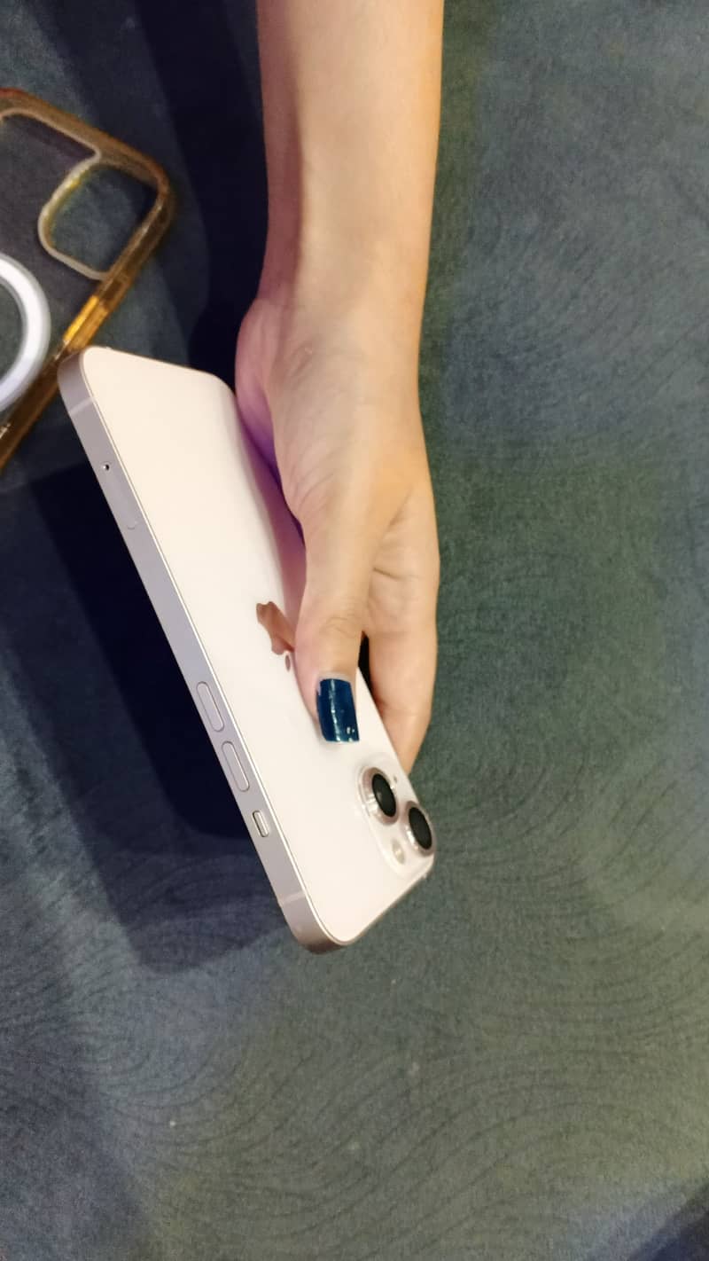 Apple iPhone 13 1
