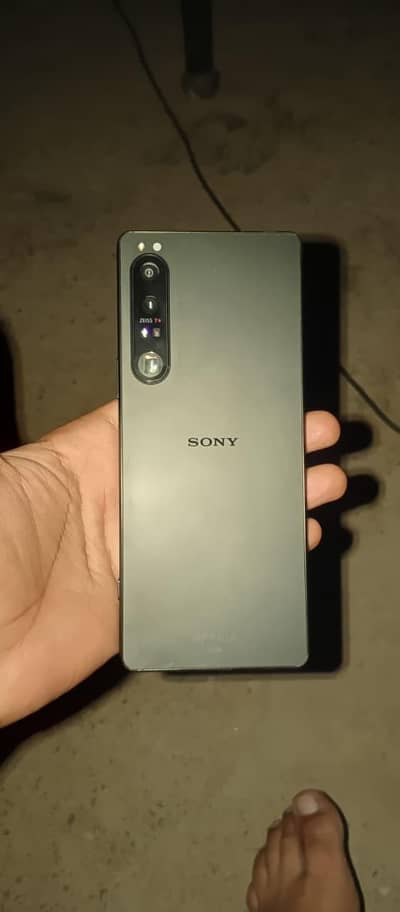 Sony 1 IV exchange  any iPhone and oneplus mobiles