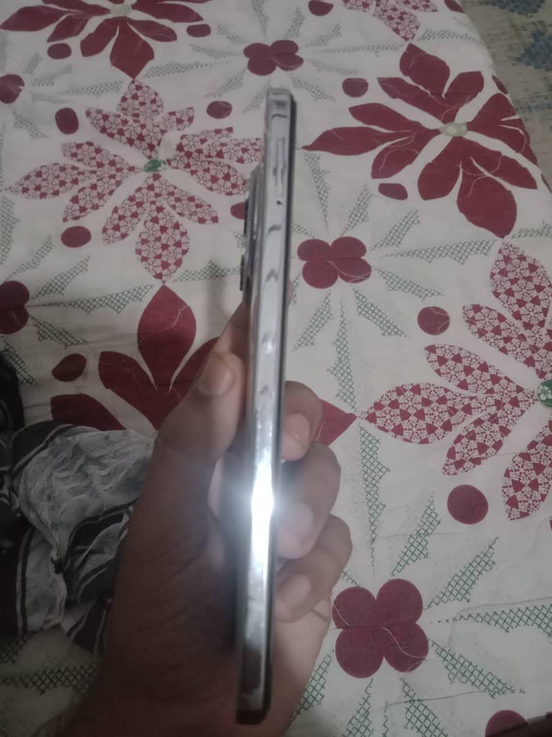 Tecno SPARK 30 Pro 4